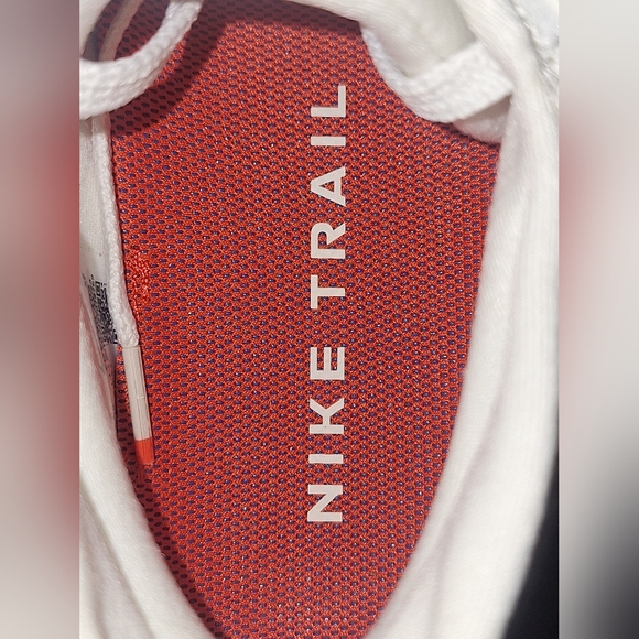 Nike ZoomX Zegama Trail 2 ~ Sail Picante Red FD5190-103 | Men's: 11 ☆ Worn 1x - Picture 9 of 10